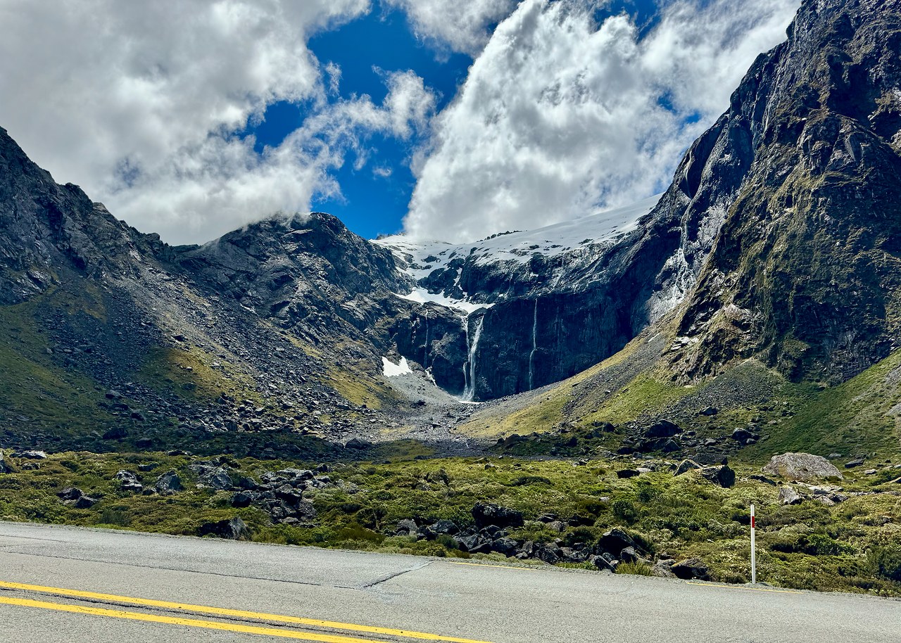 Mountain landscape beside the winding road into Fiordland National Park