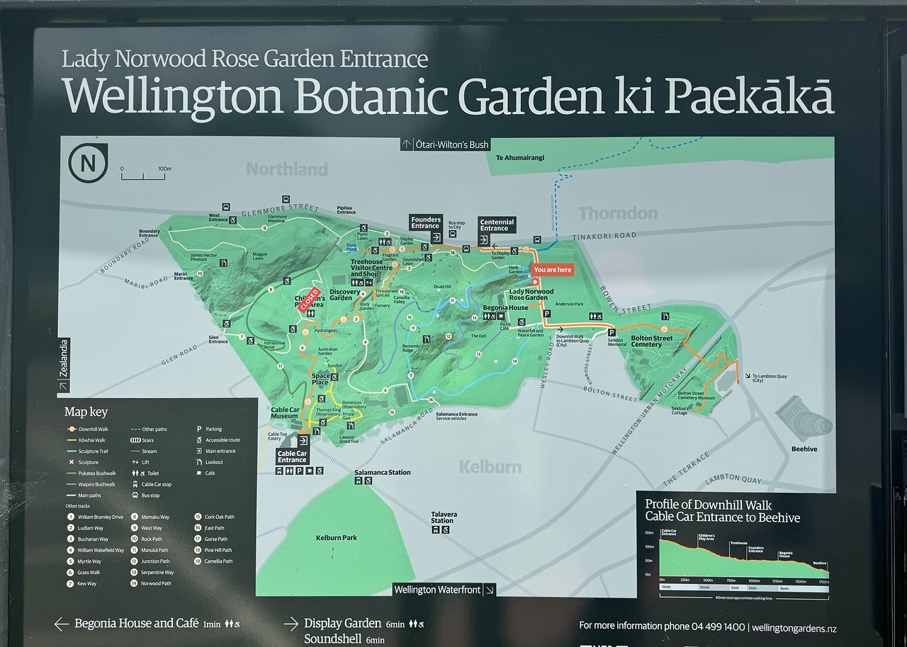 Map sign for Wellington Botanic Garden ki Paekākā.
